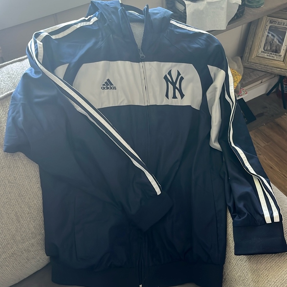 Adidas yankee woman’s blue grey and white size small zipper front pockets hooded